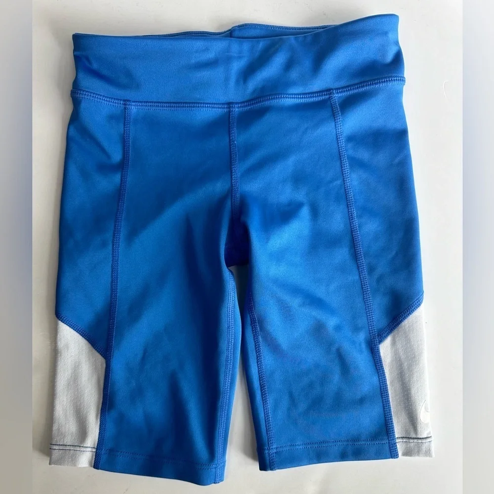 🩳 Nike Girls Tight Fit Training Shorts - Blue/White, Size XS 🌟